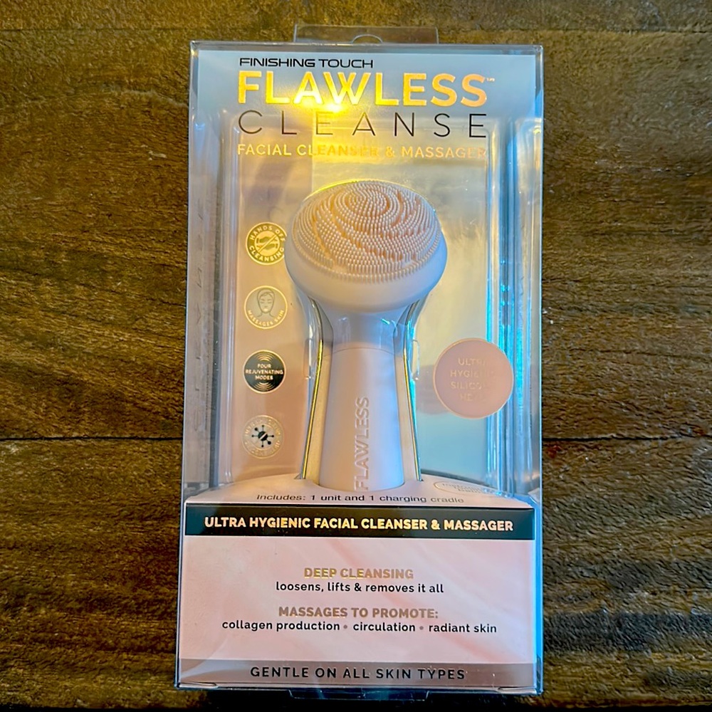 Flawless Cleanse Facial Cleanser & Massager